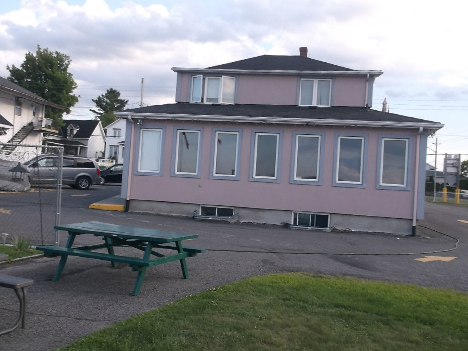 restaurant image