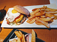 Red Robin Gourmet Burgers food