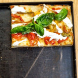 Alice Pizza Food
