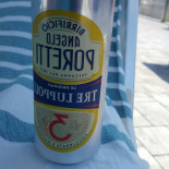 Drink Ant Zwembadje food