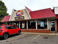 Dairy Queen-Brazier outside