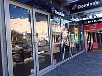 Domino's outside