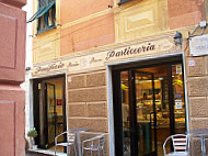 Panificio Pasticceria Mondo Pane inside