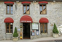 La Petite Maison outside