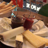 Vineria Sisu food