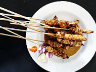 Sue Satay Pasir Tumboh food