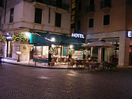 Caffe' Al Teatro outside