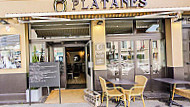 O Platanes inside