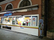 Gelateria 900 outside