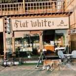 Flatwhite Cafe Dentro