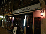 Pasta di Piazza outside