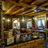 Al Vecchio Larice Dentro