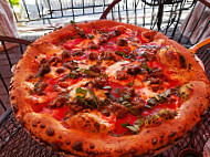 Del Ponte's Coal Fired Pizza food