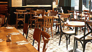 La Taverne Du Croissant inside