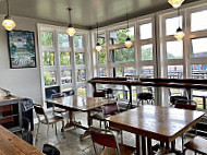 Savary Island Pie Company inside