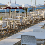 Follia Beach inside