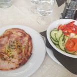 Pizzeria Italia food