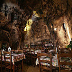 Les Caves de la Genevraie food