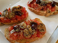 La Bruschetta food