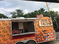 Joses Taco Truck outside