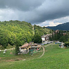 Pizzeria Dpian Del Poggio outside