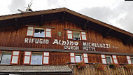 Rifugio Micheluzzi inside