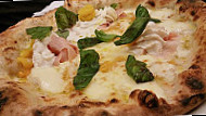 La Vera Pizza Fiocco food