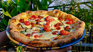 Hintana Pizza food