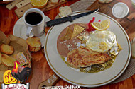 Los Chilaquiles food