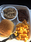 Carolina Brothers Pit Barbeque food