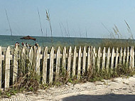 Lido Key Tiki outside