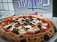 Enchante Pizzeria food