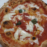 Lo Scugnizzo food