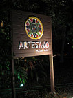 Artesano Pizza inside