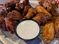 Pluckers Wing Bar food