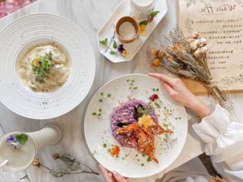 restaurant image