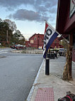 The Vermont Country Deli outside