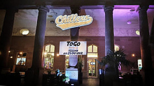 Chillers Burger, Cocktails Wings Californian Lifestyle