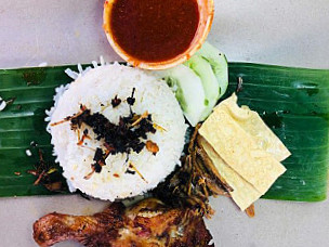 Nasi Lemak Ayam Berempah Baldi Corner