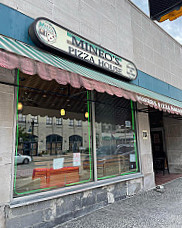 Mineo's Pizza House