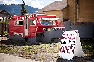 Gimli's Hot Dog Stand