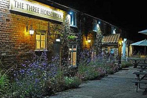 The Three Horseshoes