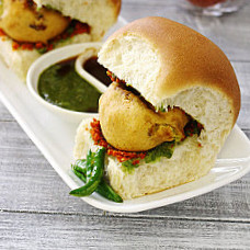 Jai Santoshi Maa Farshan (raman Vada Pav