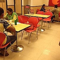 Pizza Hut (Maha Nagar)