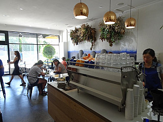 Pound Cafe