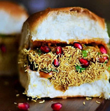 Shree Karnavati Dabeli And Vadapau