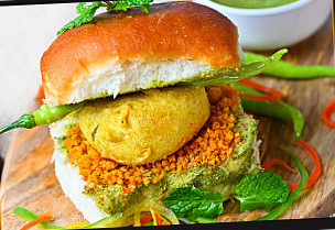 Bole To Vadapav Shahibaug