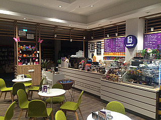 Cafe Im Hugendubel