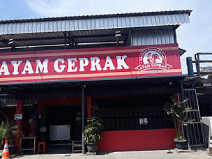 Ayam Geprak Mak Sunah