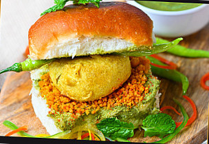 New Karnavati Dabeli Vadapav